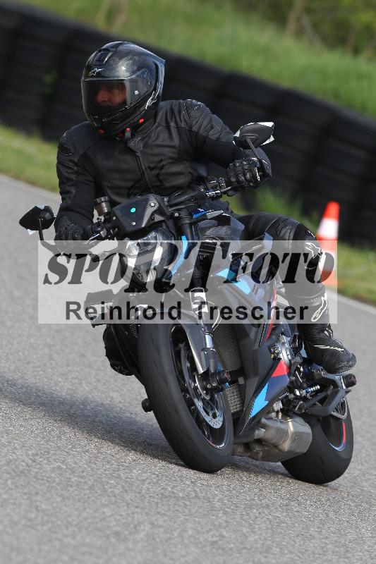 /Archiv-2025/10 23.04.2025 Cornu Master School ADR/gruen-vert/35